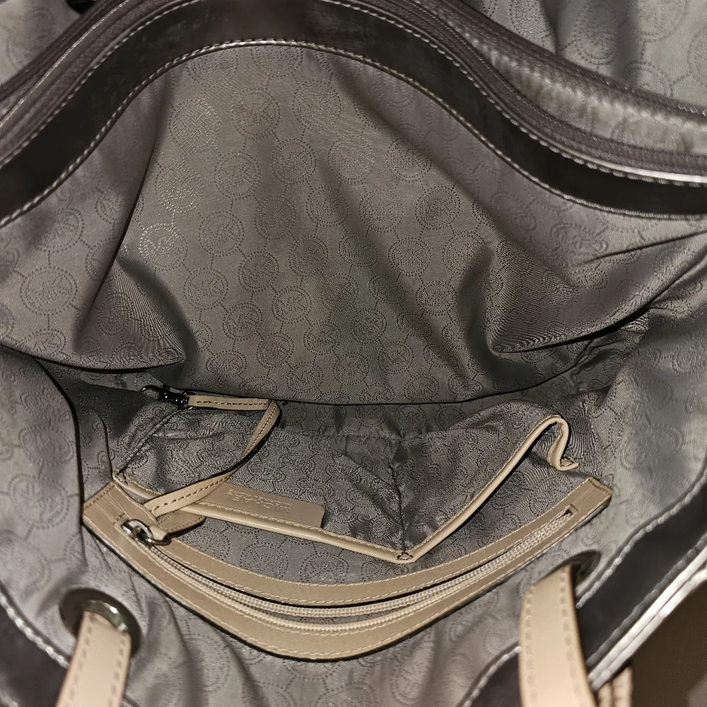 Purse - Picture 5 of 8